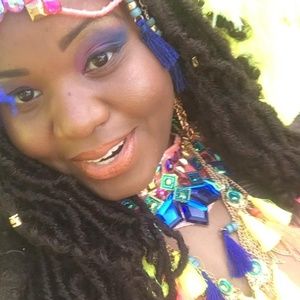 Meet your Posher, Mina